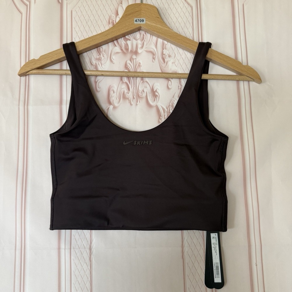 NikeSKIMS SKIMS Shine Scoop Neck Longline Bra In Phoenix Size XS NWT Athleisure
